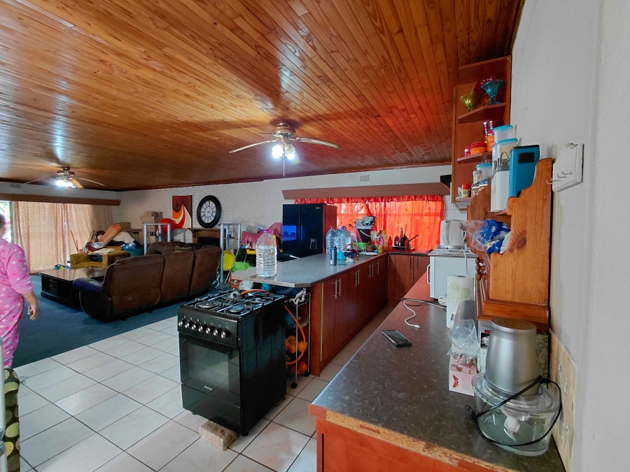 To Let 2 Bedroom Property for Rent in Flamwood North West